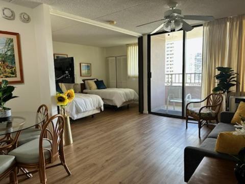 Island Vacations Aparthotel Honolulu Exterior photo